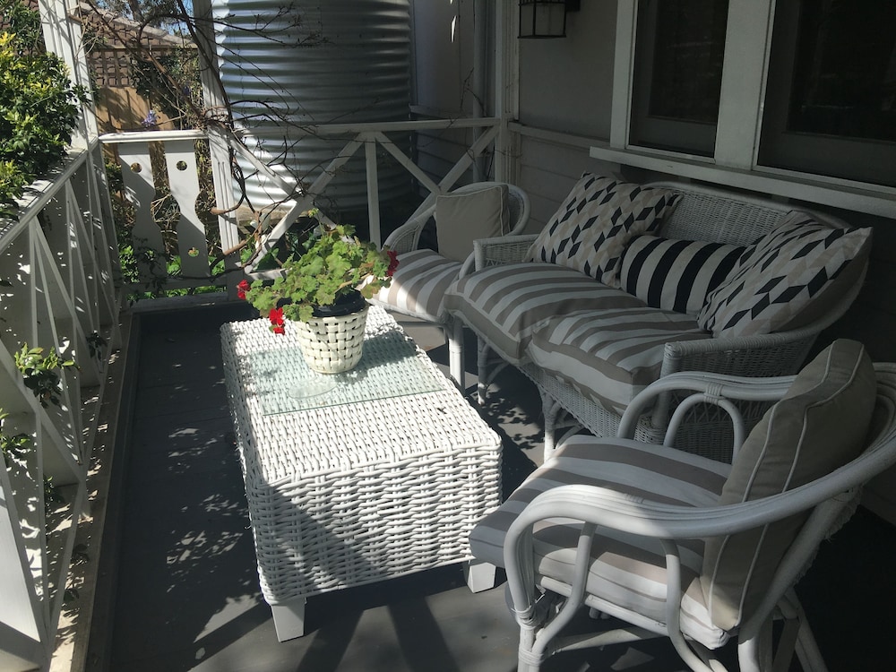 Holmwood Guesthouse - Accommodation Melbourne